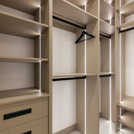 Alfa Ivana Franka 35 Апартаменты *